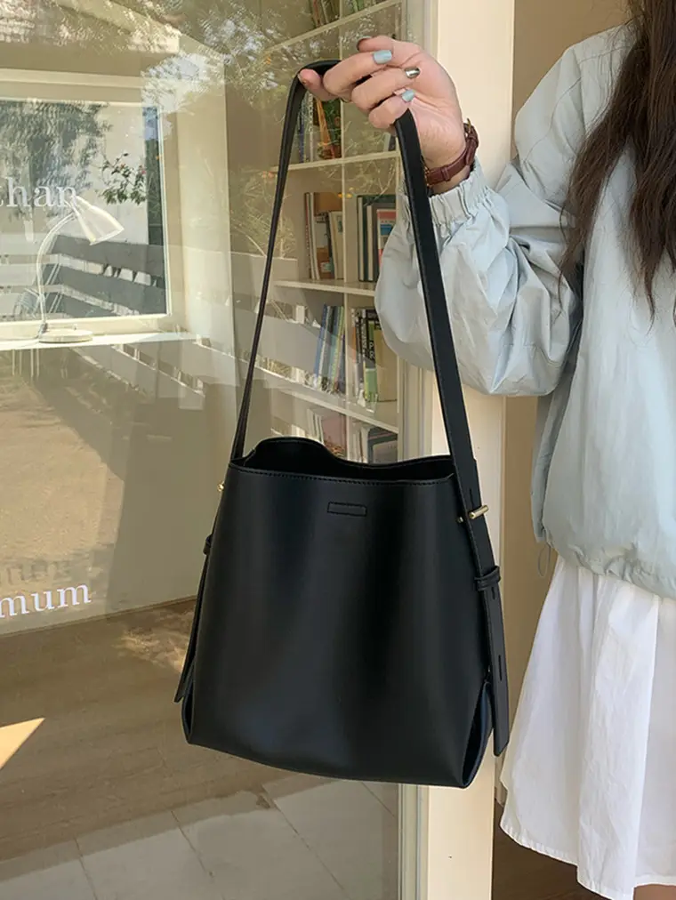 Brown Leather Bucket Bag for Women 2026 — feature 1