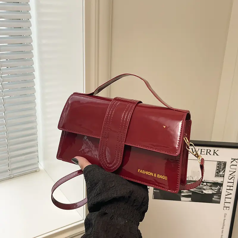 Women's Square Handheld Bag Red Black Leather 2025