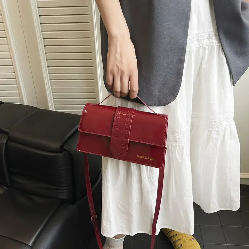 Women's Square Handheld Bag Red Black Leather 2025