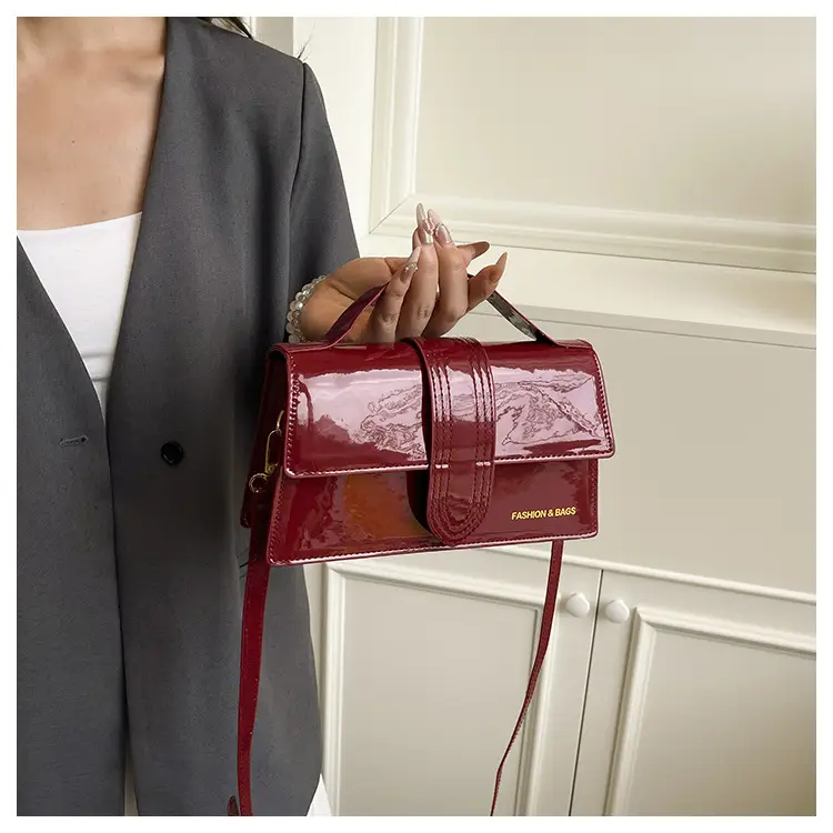 Women's Square Handheld Bag Red Black Leather 2025 — feature 14
