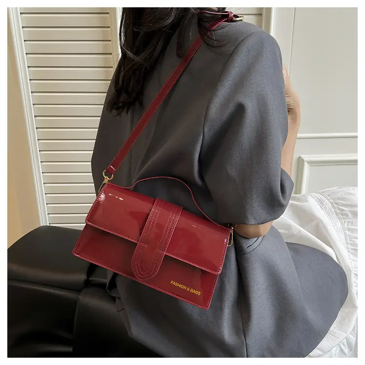 Women's Square Handheld Bag Red Black Leather 2025 — feature 19