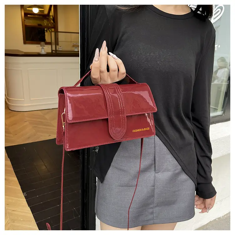 Women's Square Handheld Bag Red Black Leather 2025 — feature 21