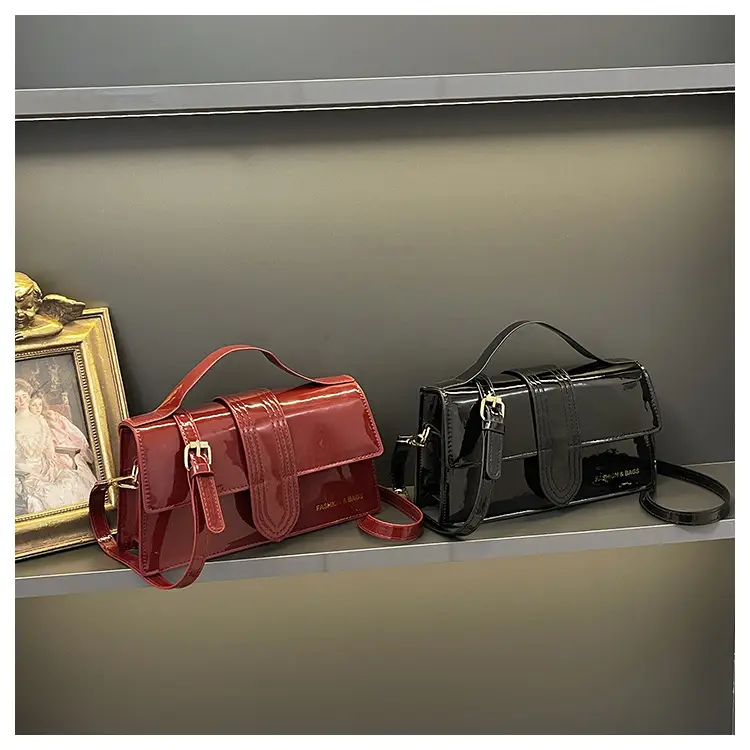 Women's Square Handheld Bag Red Black Leather 2025 — feature 23