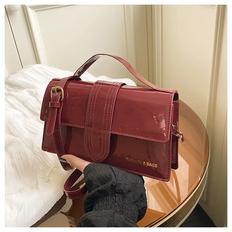 Women's Square Handheld Bag Red Black Leather 2025 — feature 27