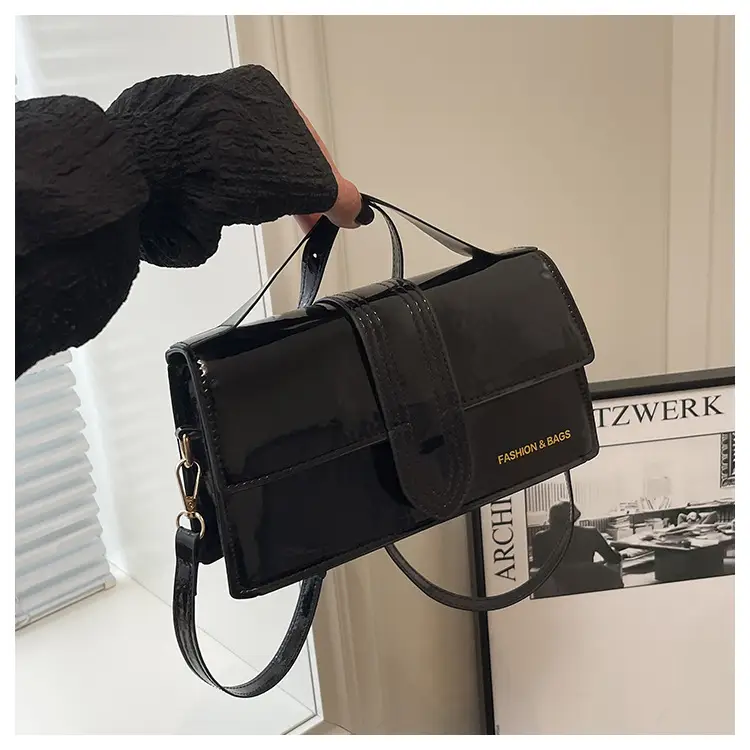 Women's Square Handheld Bag Red Black Leather 2025 — feature 28