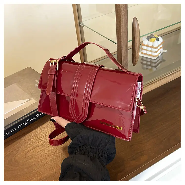 Women's Square Handheld Bag Red Black Leather 2025 — feature 32