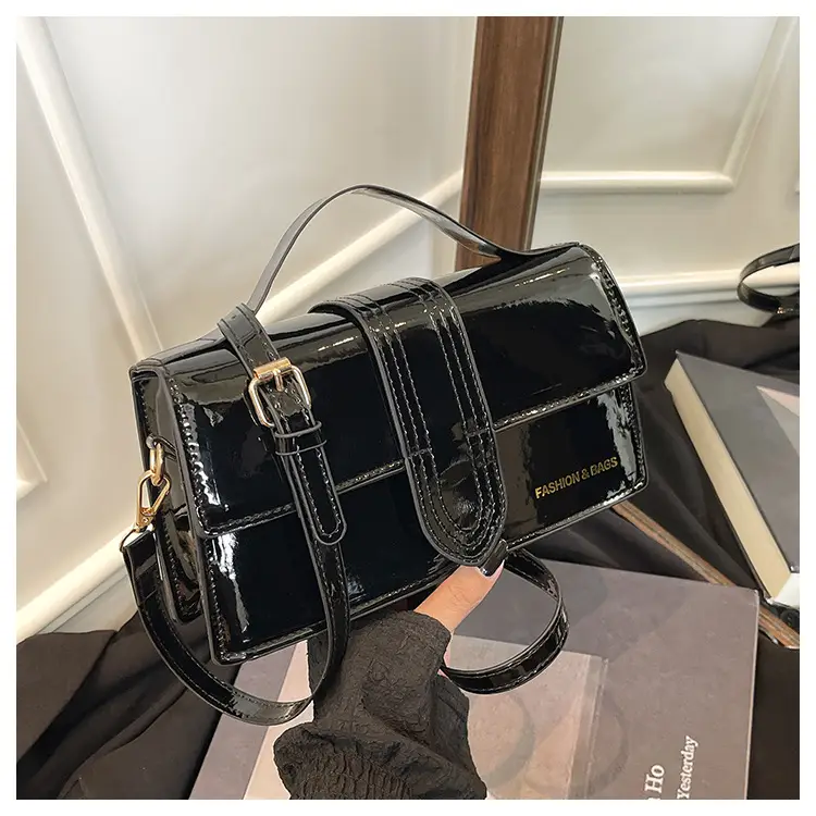 Women's Square Handheld Bag Red Black Leather 2025 — feature 40