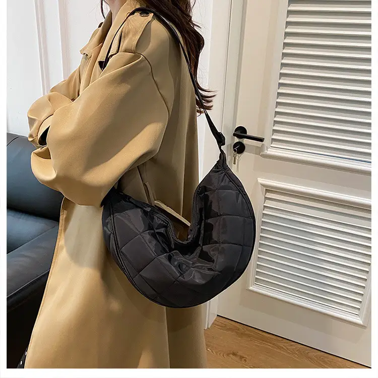 Women Quilted Crossbody Bag Large Capacity Niche Versatile — feature 20
