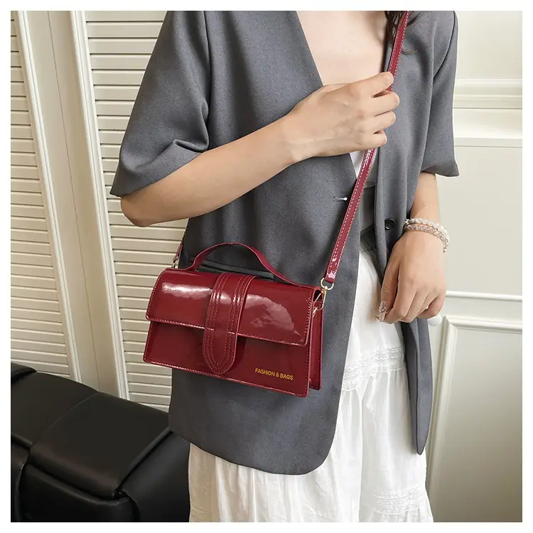 2025 New Jersey Style Crossbody Bag Red Black — feature 14