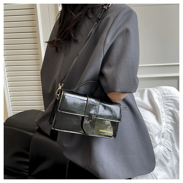 2025 New Jersey Style Crossbody Bag Red Black — feature 9