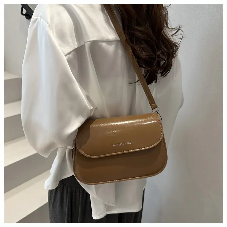 Korean Style Single Shoulder Crossbody Bag Brown Saddle — feature 13
