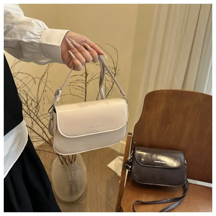 Korean Style Single Shoulder Crossbody Bag Brown Saddle — feature 18
