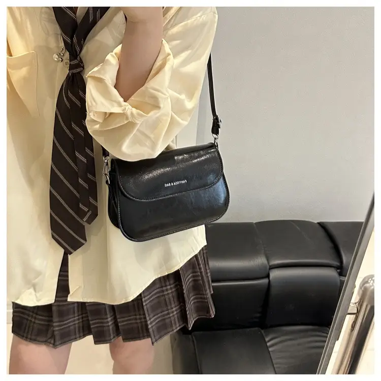 Korean Style Single Shoulder Crossbody Bag Brown Saddle — feature 9
