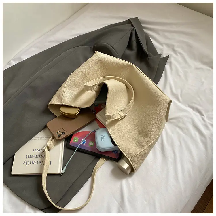 Women's Large Capacity Cream Leather Tote Bag — feature 10