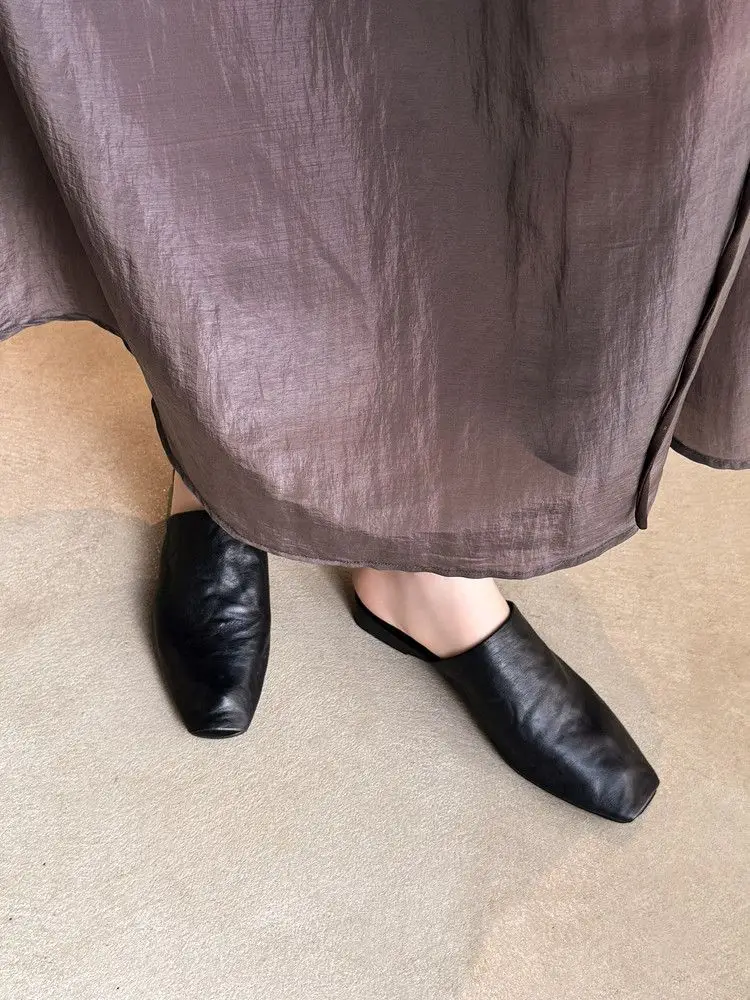 Women Soft Leather Niche Slip-On Toe Cap Mules Black — feature 8