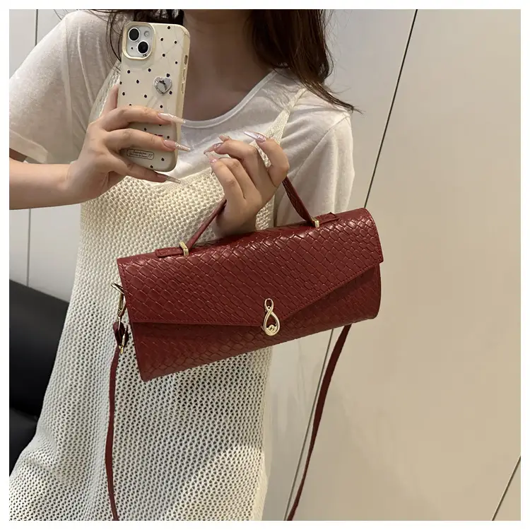 White Embroidered One-Shoulder Women's Clutch Bag — feature 16