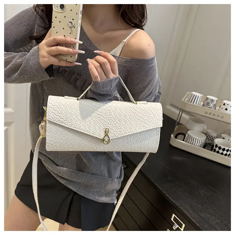 White Embroidered One-Shoulder Women's Clutch Bag — feature 19