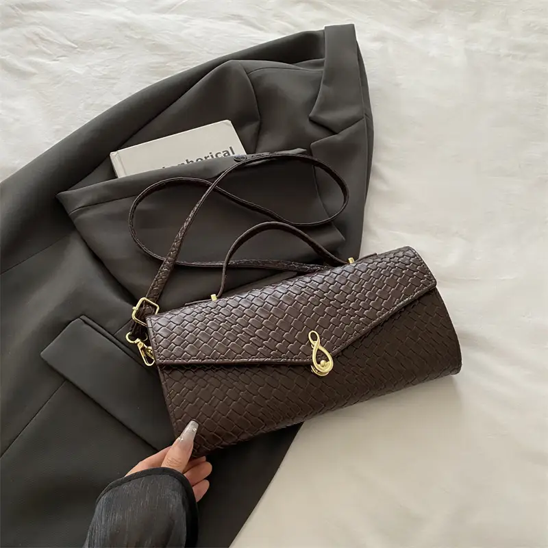 White Embroidered One-Shoulder Women's Clutch Bag - Image 4