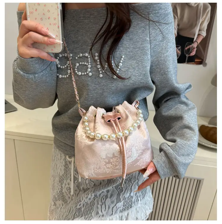 New Embroidered Vintage Handbag with Pearl Detail — feature 18