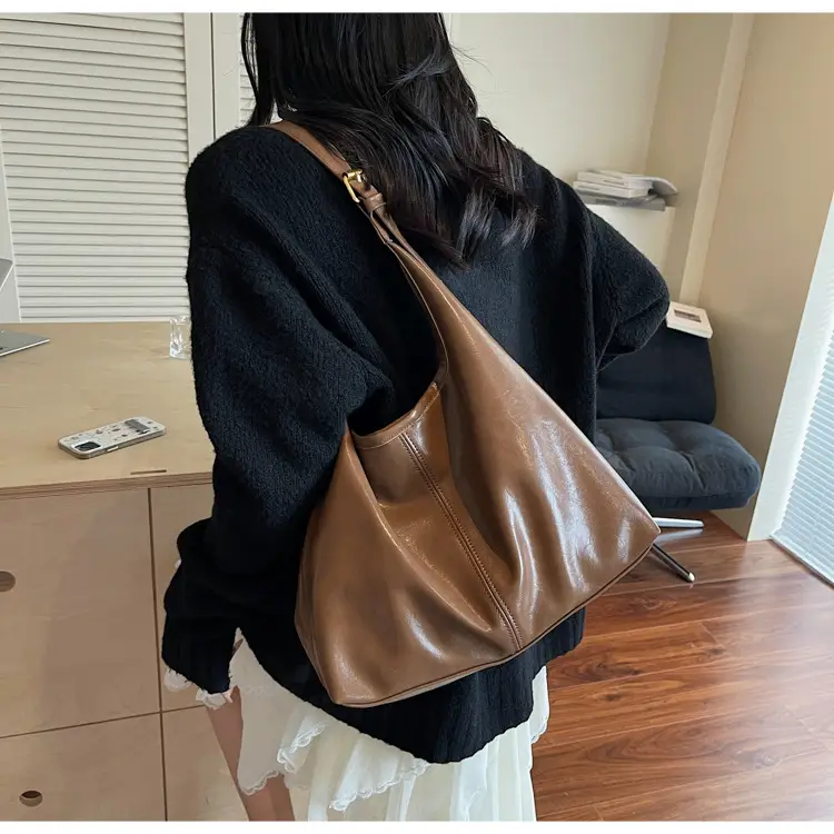 Women's Large Capacity Shoulder Bag Cream White — feature 15
