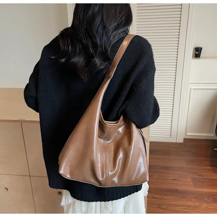 Women's Large Capacity Shoulder Bag Cream White — feature 16