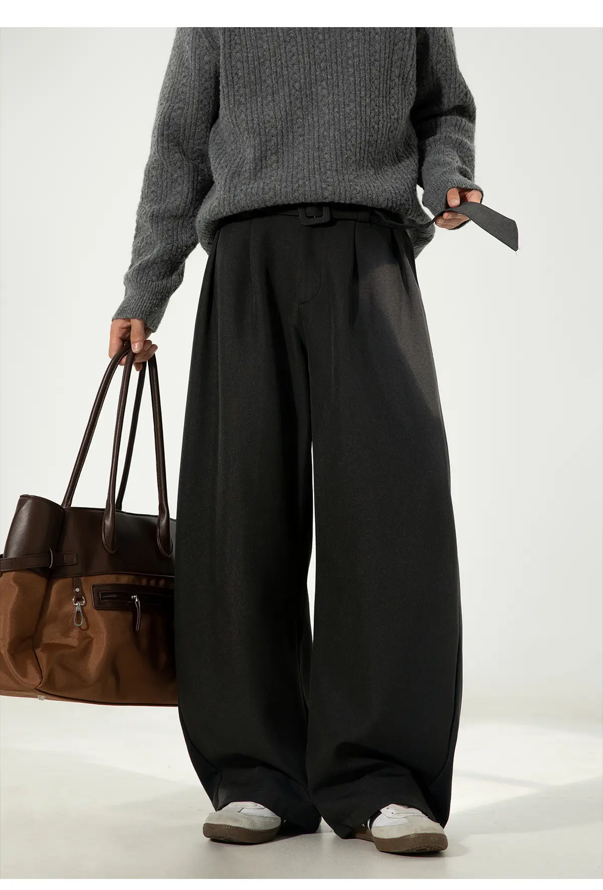 Men's Old Money Style Belt Trousers Brown — feature 16