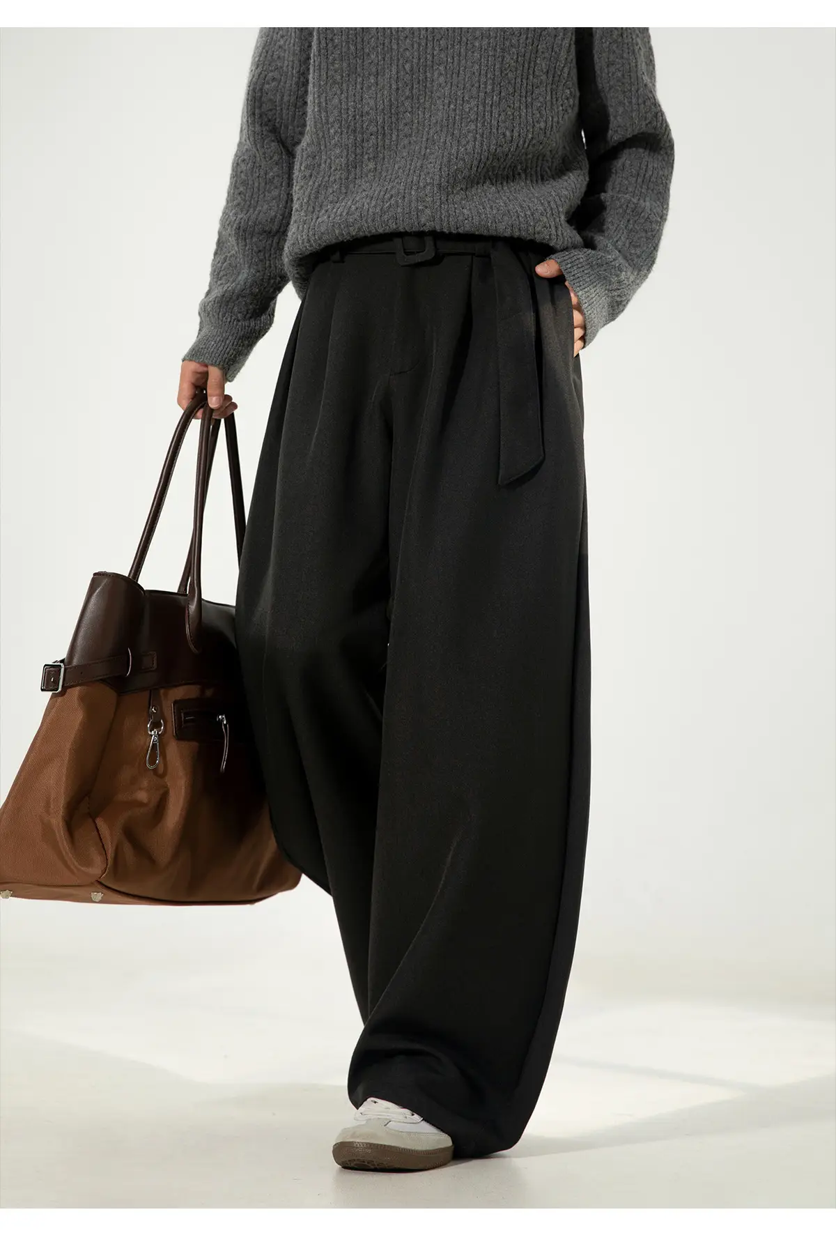 Men's Old Money Style Belt Trousers Brown — feature 19