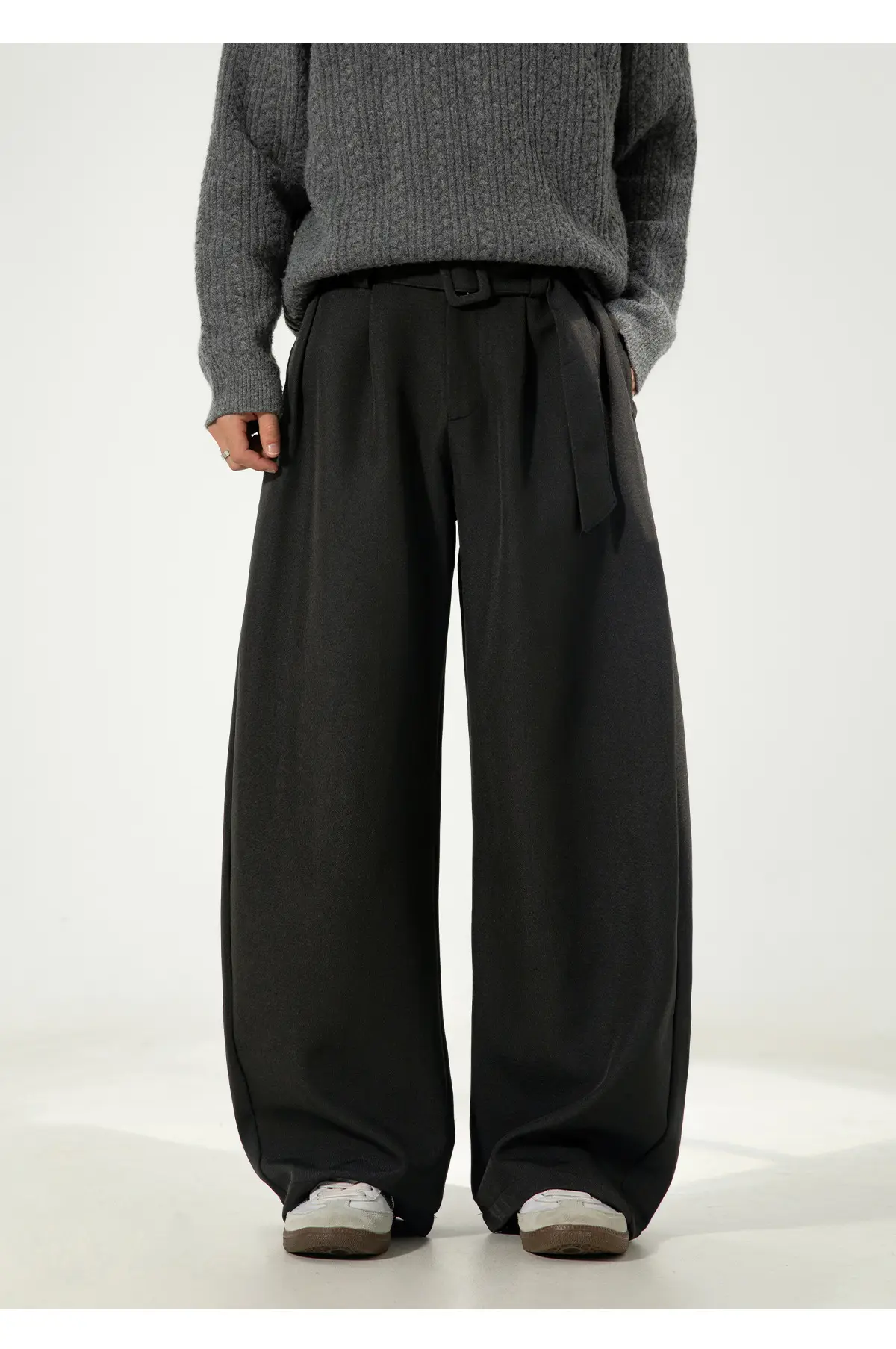 Men's Old Money Style Belt Trousers Brown — feature 20