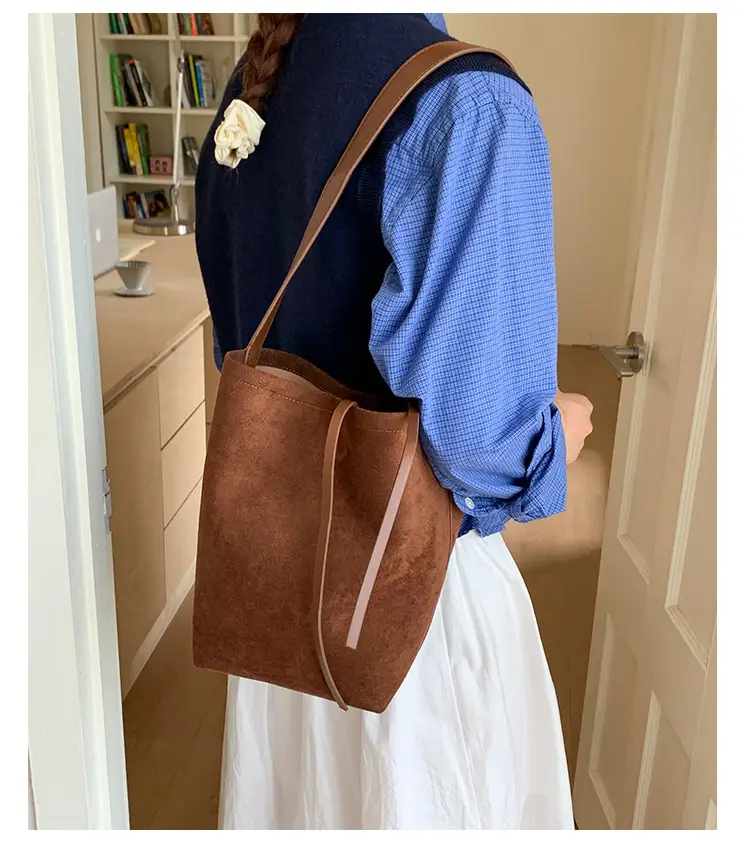 Brown Leather Shoulder Bag Large Capacity 2025 — feature 38
