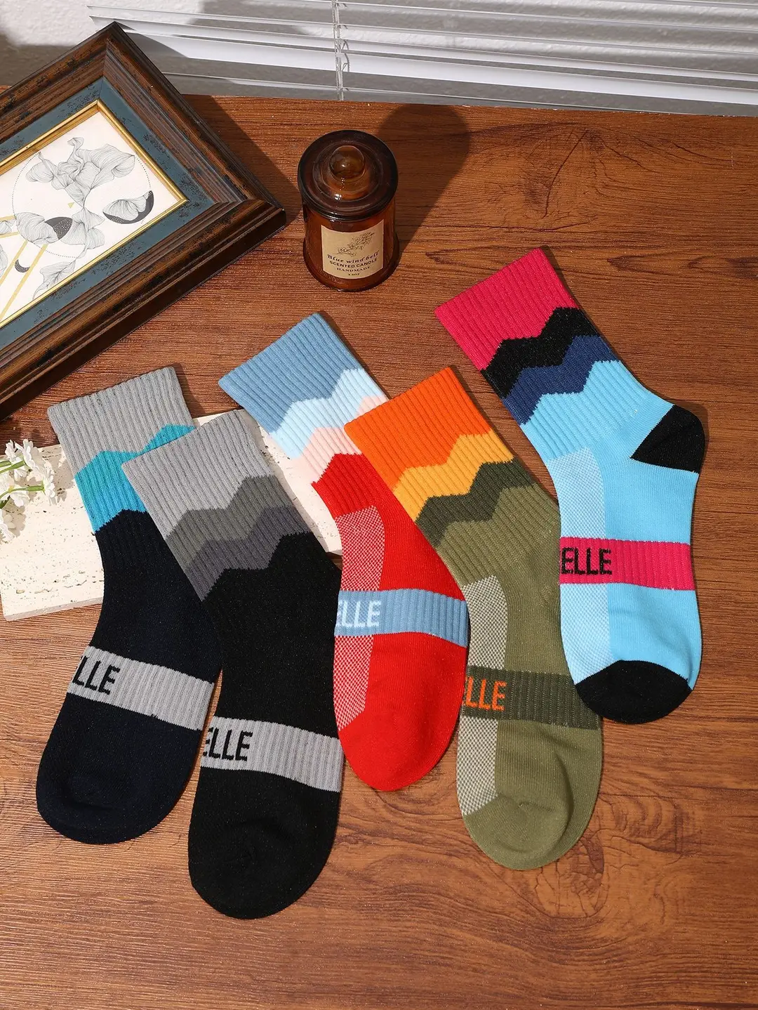 Outdoor Hiking Socks, Mid-Calf Colorful Cotton Socks, Camping Sports Skiing Wading Breathable Quick-Drying Cycling Men's Socks — feature 2