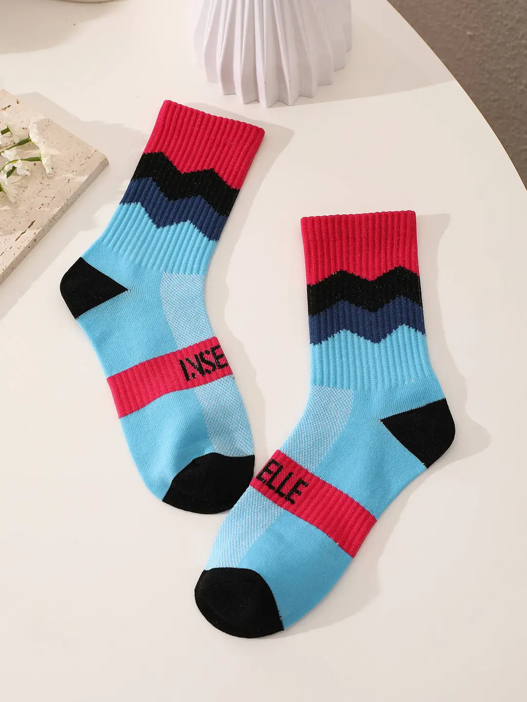 Outdoor Hiking Socks, Mid-Calf Colorful Cotton Socks, Camping Sports Skiing Wading Breathable Quick-Drying Cycling Men's Socks — feature 5