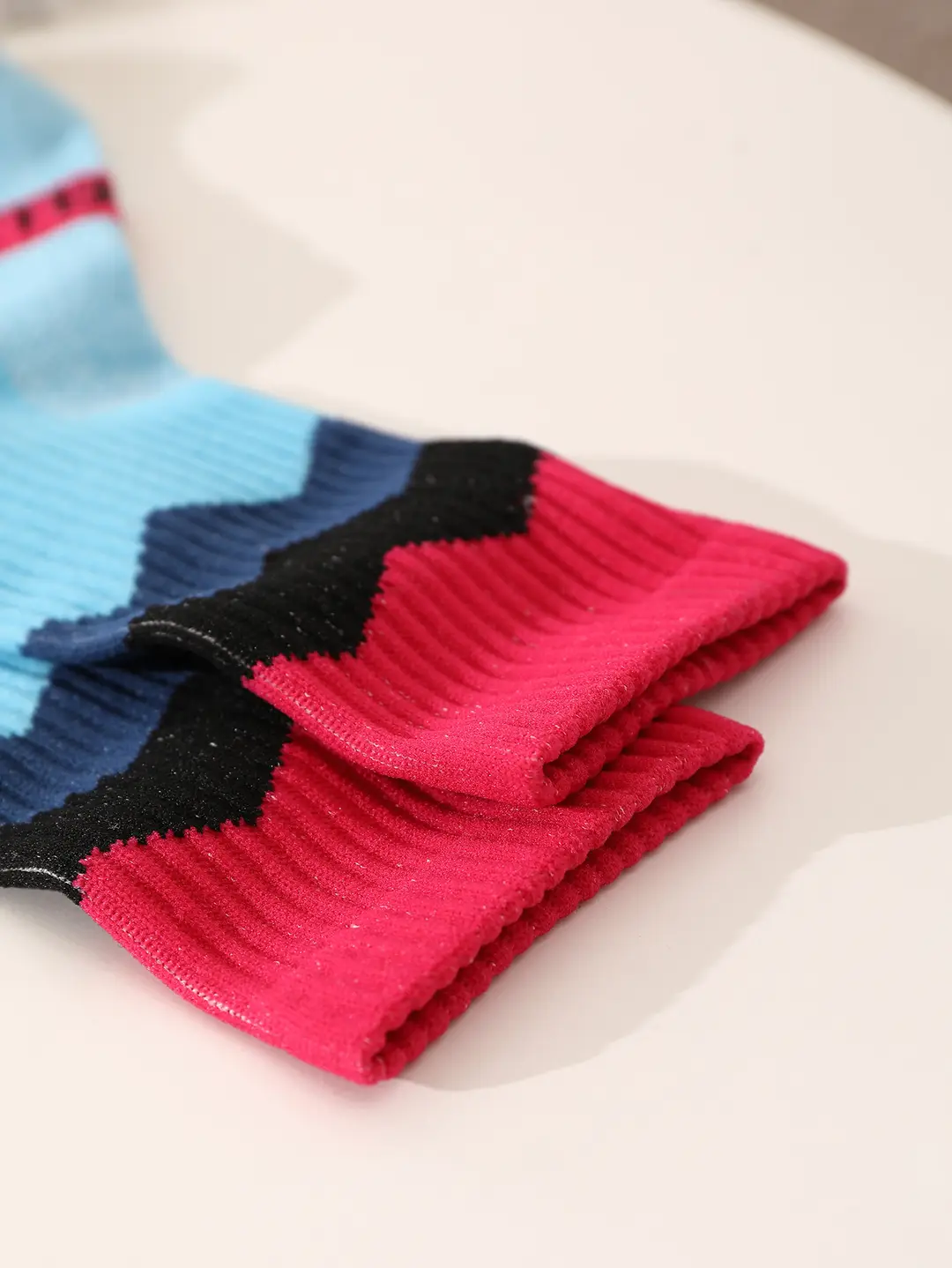 Outdoor Hiking Socks, Mid-Calf Colorful Cotton Socks, Camping Sports Skiing Wading Breathable Quick-Drying Cycling Men's Socks — feature 7