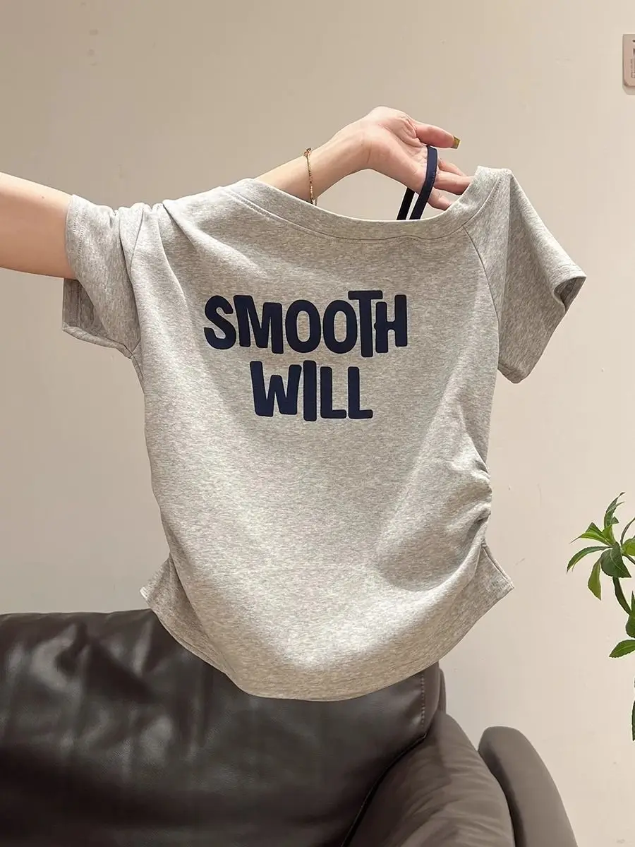 Korean-Style Gray Lettered One-Shoulder Short-Sleeve T-Shirt for Women, Pleated Slim-Fit, Summer New Off-Shoulder Design Top for Women