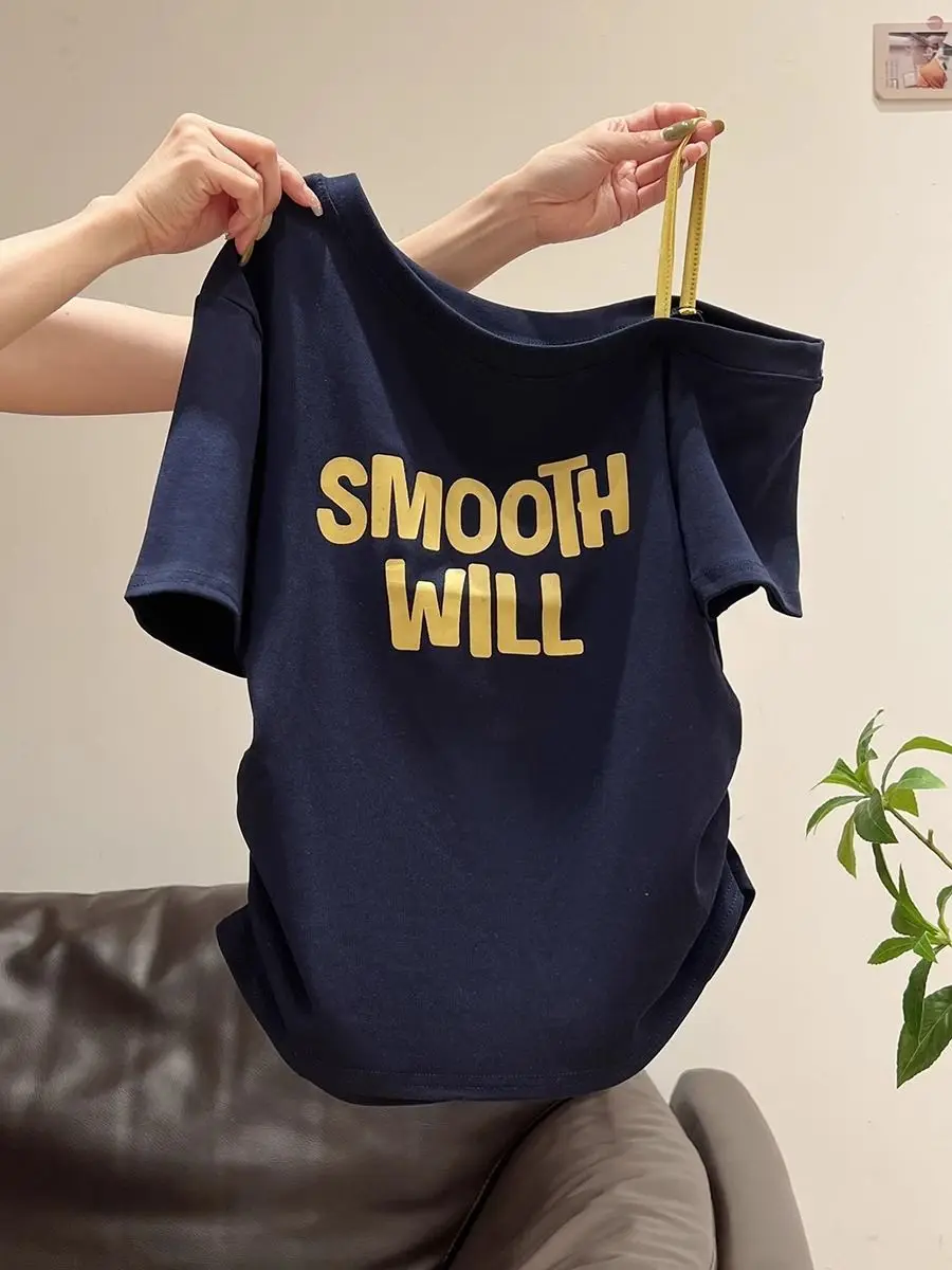 Korean-Style Gray Lettered One-Shoulder Short-Sleeve T-Shirt for Women, Pleated Slim-Fit, Summer New Off-Shoulder Design Top for Women