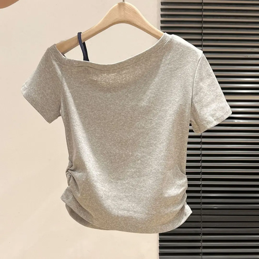 Korean-Style Gray Lettered One-Shoulder Short-Sleeve T-Shirt for Women, Pleated Slim-Fit, Summer New Off-Shoulder Design Top for Women