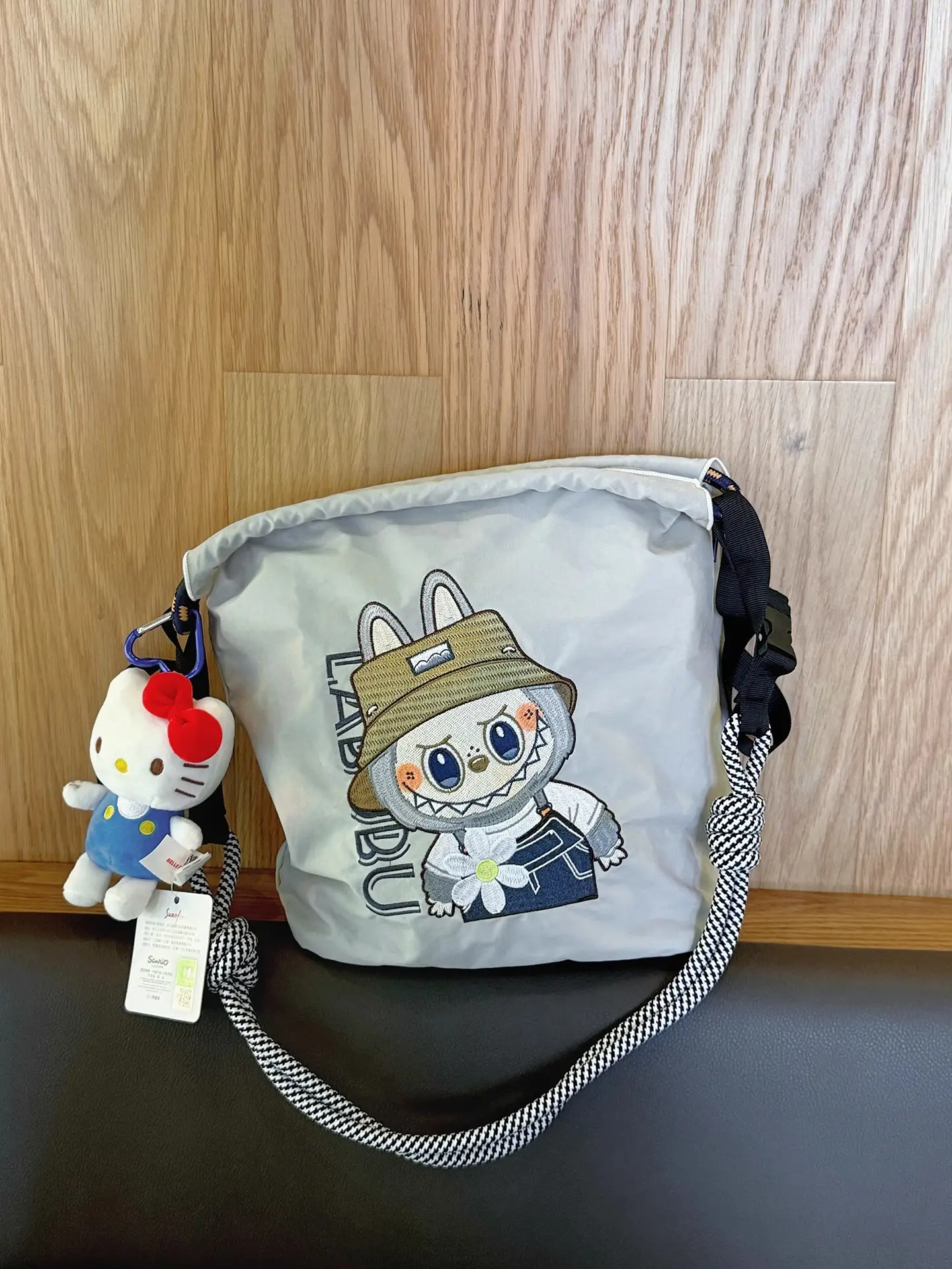 Adjustable Embroidered Zipper Bucket Bag for Girls — feature 4