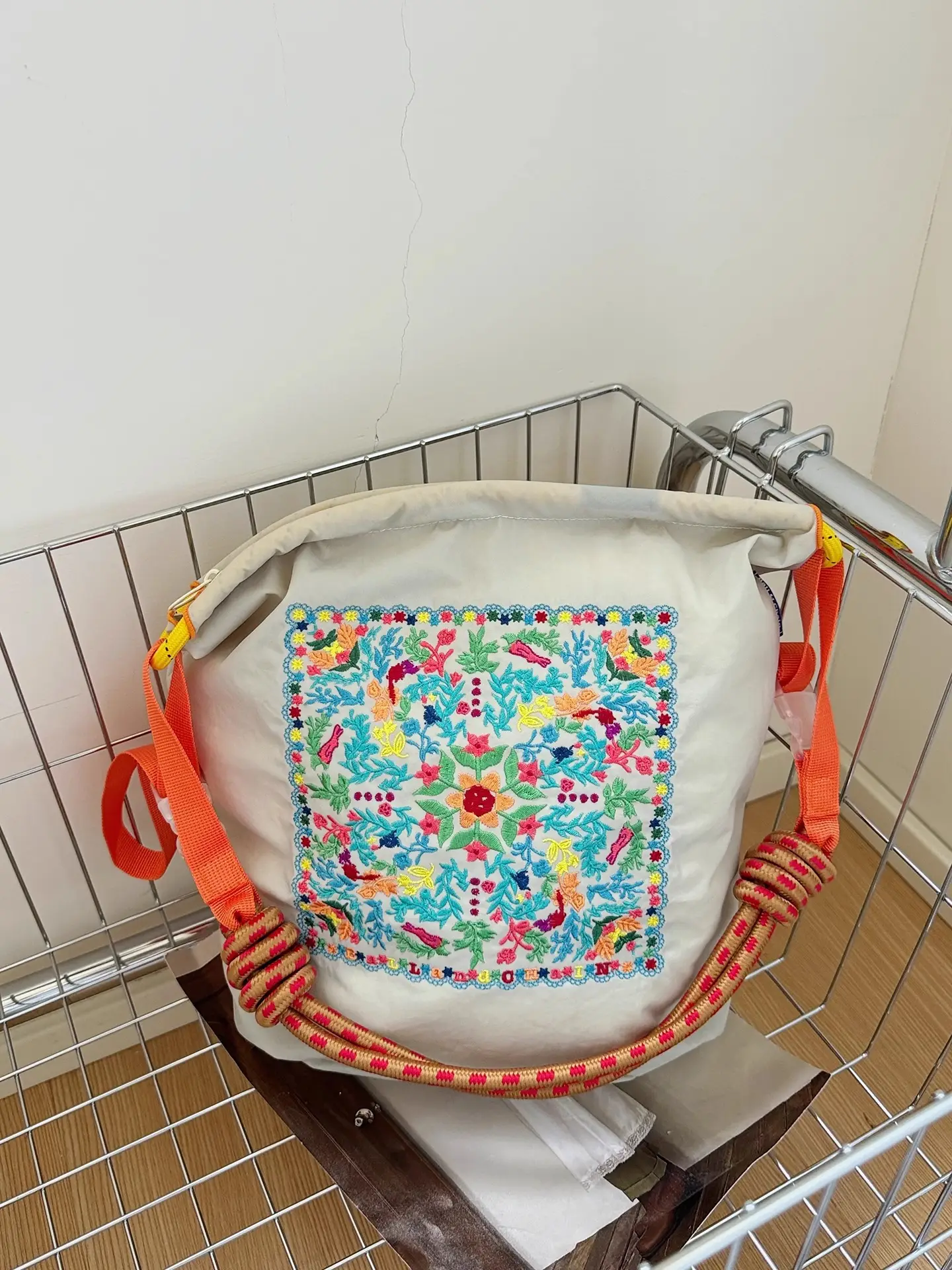 Adjustable Embroidered Zipper Bucket Bag for Girls — feature 6