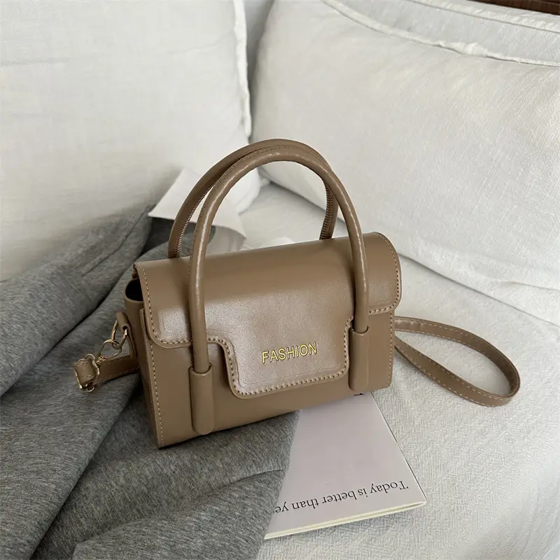 2025 Trendy Black Fashion Shoulder Bag with Gold Logo - Image 7