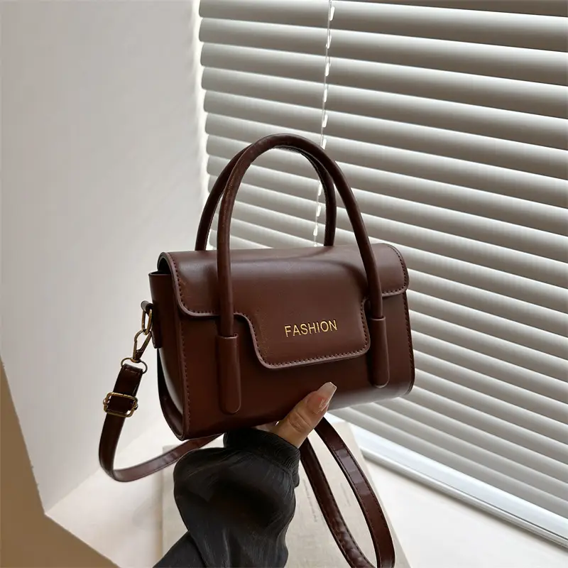 2025 Trendy Black Fashion Shoulder Bag with Gold Logo - Image 8
