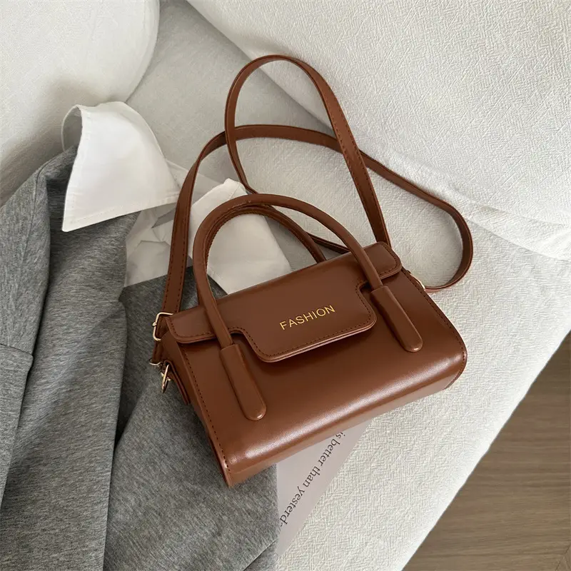2025 Trendy Black Fashion Shoulder Bag with Gold Logo - Image 9