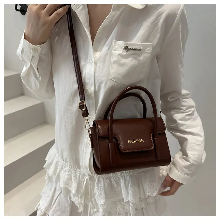 2025 Trendy Black Fashion Shoulder Bag with Gold Logo — feature 11