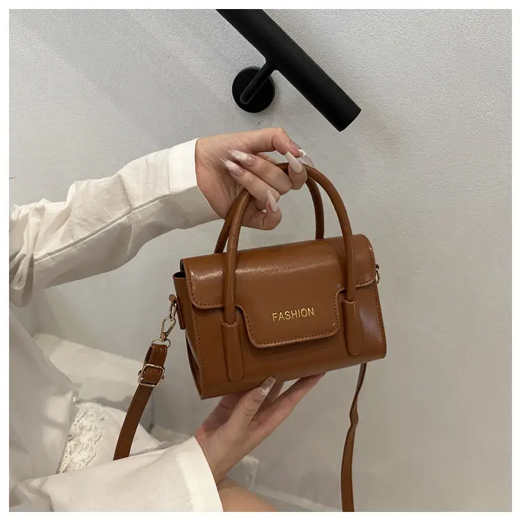 2025 Trendy Black Fashion Shoulder Bag with Gold Logo — feature 14