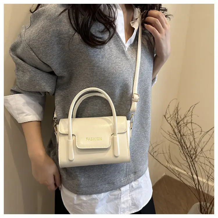 2025 Trendy Black Fashion Shoulder Bag with Gold Logo — feature 20