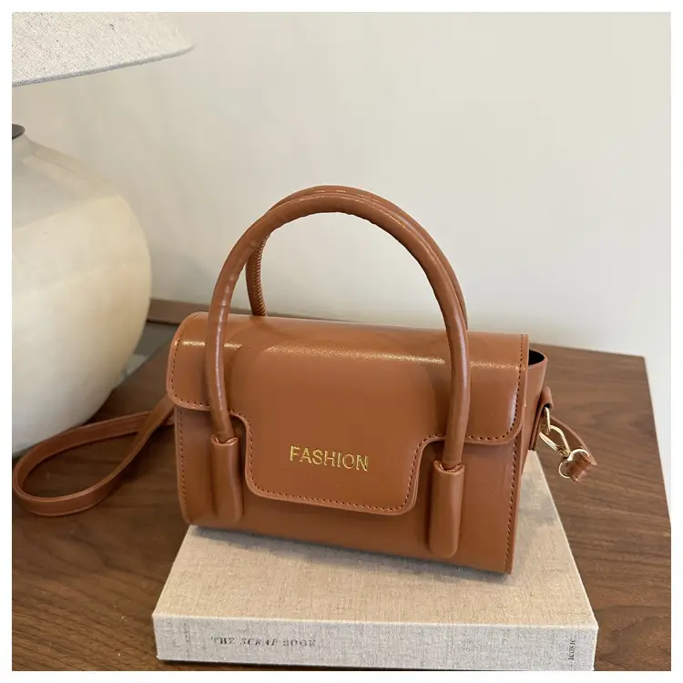 2025 Trendy Black Fashion Shoulder Bag with Gold Logo — feature 22