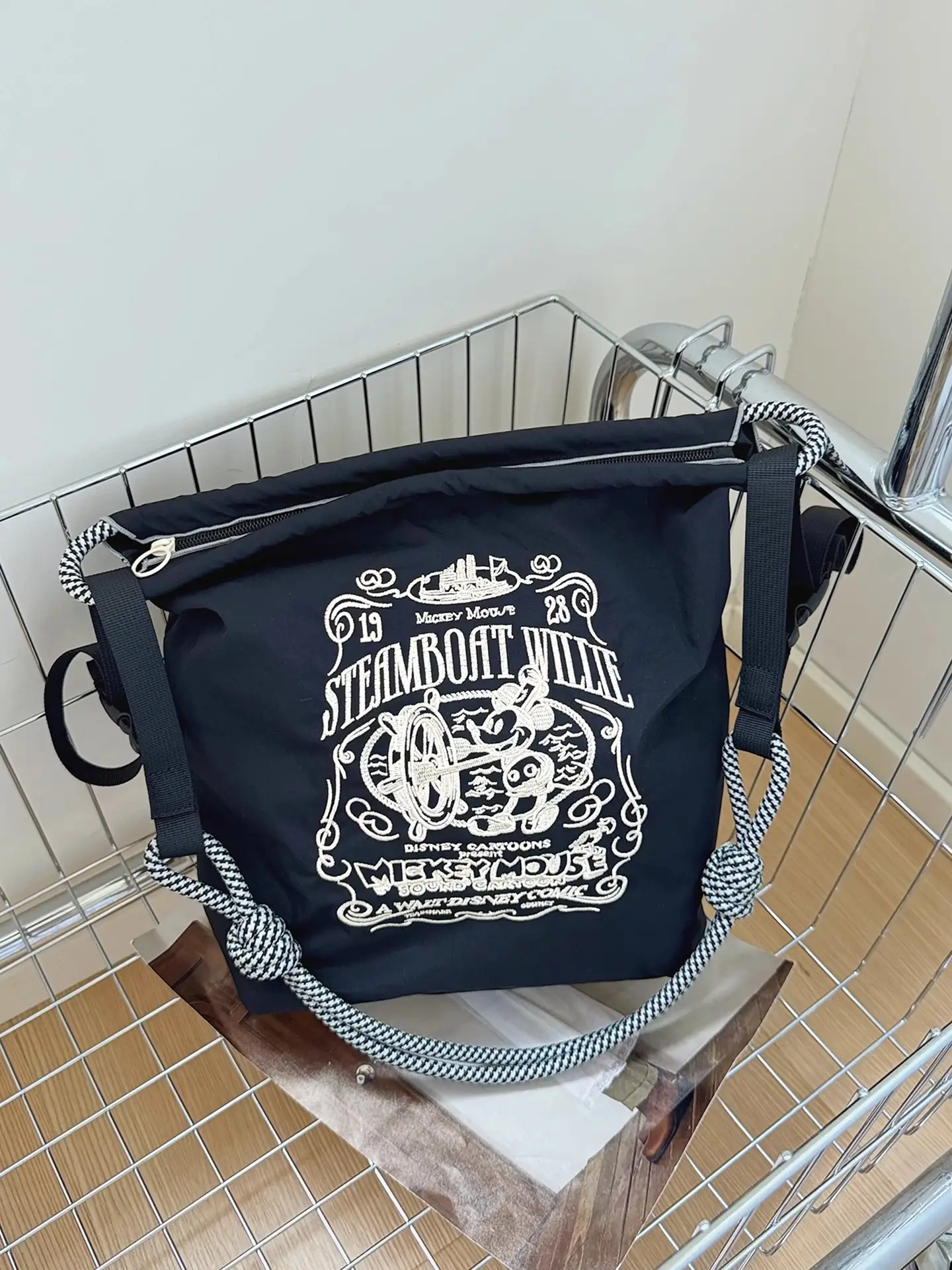 Adjustable Embroidered Zipper Bucket Bag for Girls — feature 8