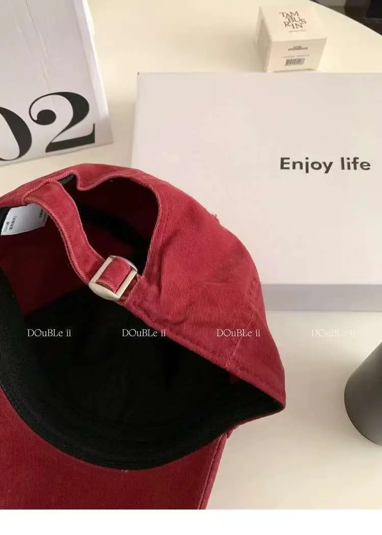 Vintage Embroidered Lady Cap Red Duckbill Cap — feature 15