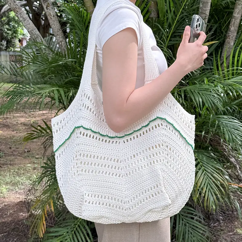 White Knitted Shoulder Bag for Women Beach Resort Style — feature 11