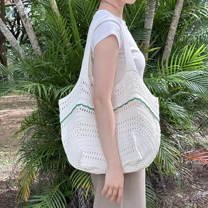 White Knitted Shoulder Bag for Women Beach Resort Style — feature 8