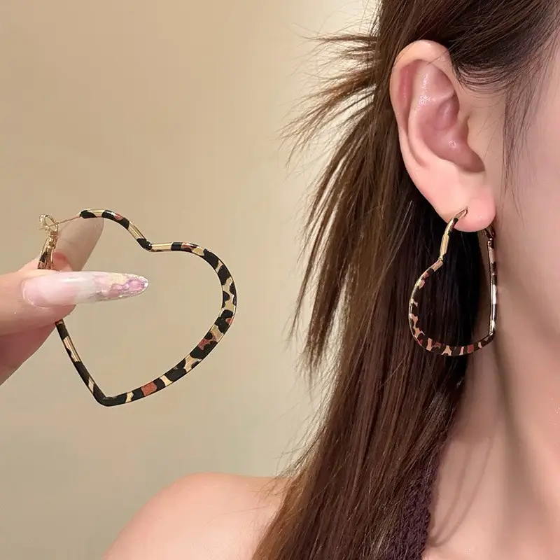 European and American Cross-Border Silver Needle Hoop Earrings, Metal Minimalist Style, Fashionable Versatile Simple Earrings with a Unique Design