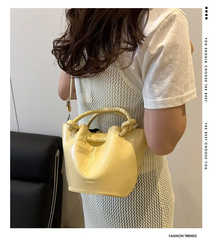2025 New Crossbody Bag Solid Color Niche Design Women — feature 1